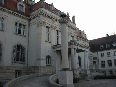 Wejście do pałacu