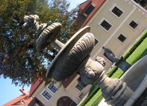 Zamek w Starych Tarnowicach