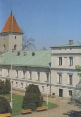 Dziedziniec paacu w Koszcinie